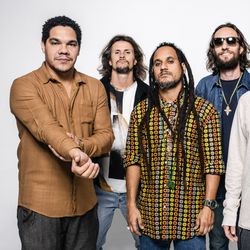 Banda Ponto de Equilíbrio se apresenta neste sábado (29), no "Luau Ecológico", em Manguinhos, na Serra 