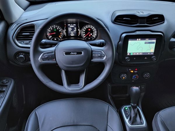 Versão Sport é a entrada do Jeep Renegade com novo motor 1.3 turbo