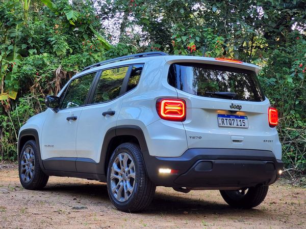 Versão Sport é a entrada do Jeep Renegade com novo motor 1.3 turbo