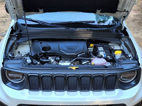 Versão Sport é a entrada do Jeep Renegade com novo motor 1.3 turbo