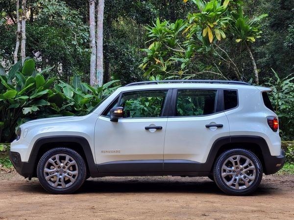 Versão Sport é a entrada do Jeep Renegade com novo motor 1.3 turbo