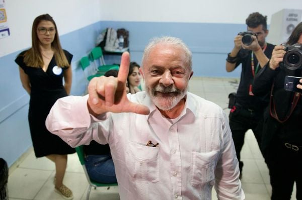 Lula vota em São Bernardo do campo