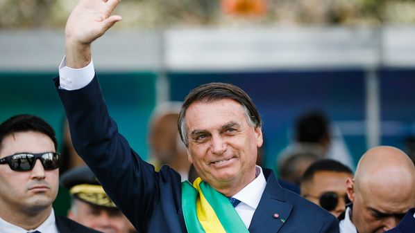 Bolsonaro viaja para os Estados Unidos, onde passará a virada do ano, sem participar da cerimônia de posse do presidente eleito e já diplomado Luiz Inácio Lula da Silva