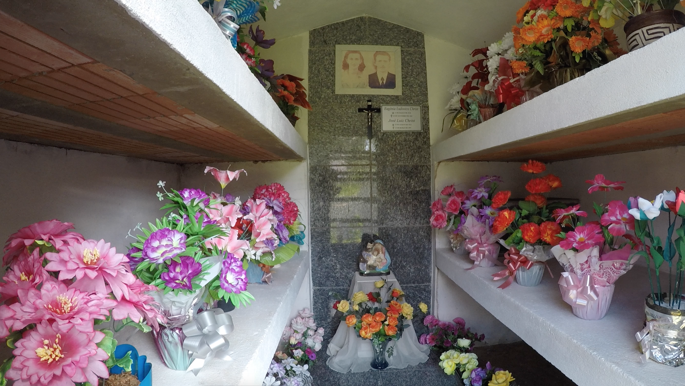 O curioso cemitério em formato de condomínio em Marilândia