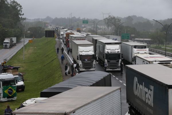  Protesto antidemocrático nas rodovias. Rodovia Dutra, Km 161, sentido Rio de Janeiro