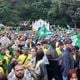 Imagem - Manifestantes fazem ato antidemocrático em frente a quartel do Exército no ES
