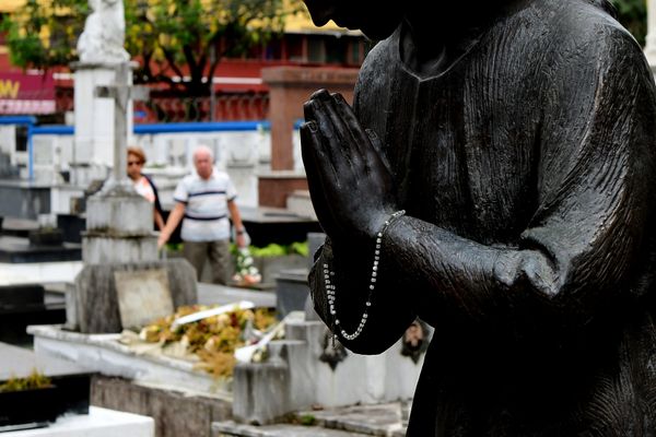 Cemitério de Santo Antônio em Vitória por Fernando Madeira