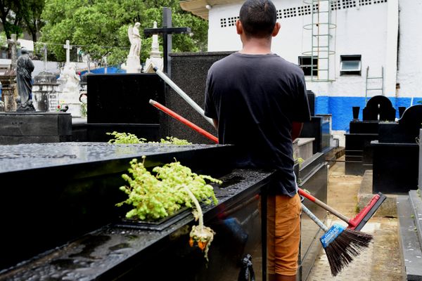 Cemitério de Santo Antônio em Vitória por Fernando Madeira