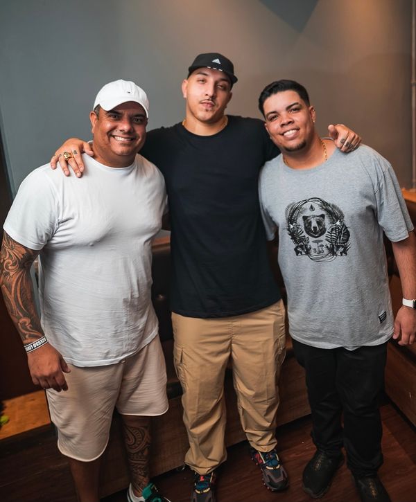 Márcio Rodrigues, Delacruz e Nikolas Macedo em evento no ES