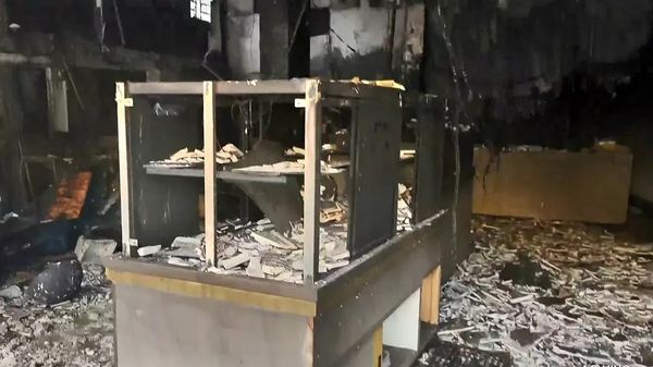 Loja de bolos pega fogo em Vila Velha, no ES