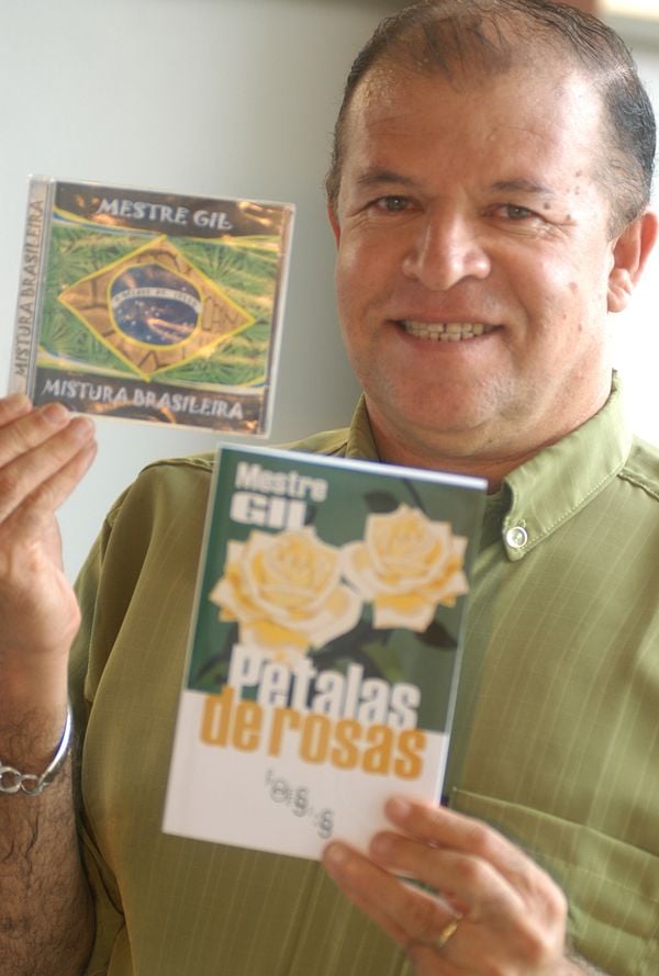 O primo do presidente Lula, Givaldo Inácio da Silva, que mora no bairro Laranjeiras, e sua esposa, Angelina Jucá, economista, vão participar da posse do presidente, em 2007 por 28/12/2006 - ES - Serra - Carlos Alberto da Silva