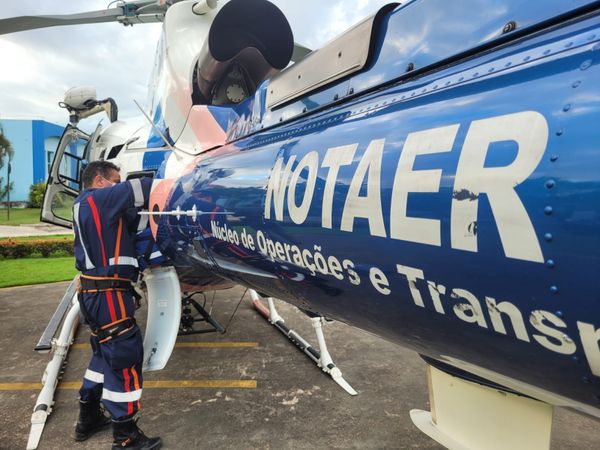 A equipe do Notaer fez o resgate da criança em Muqui e a levou para o hospital, em Vitória, de helicóptero  por Notaer