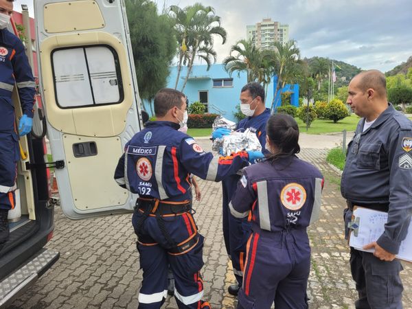 A equipe do Notaer fez o resgate da criança em Muqui e a levou para o hospital, em Vitória, de helicóptero  por Notaer