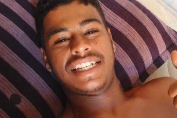 Breno Campos da Silva foi morto dentro de casa na madrugada desta sexta-feira (4)