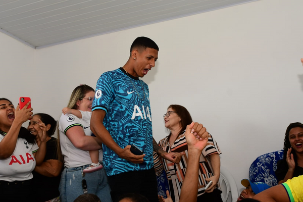 Família e amigos de Richarlison em Nova Venécia por Fernando Madeira