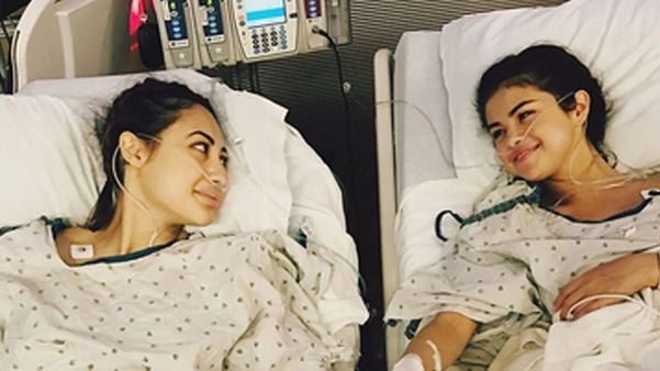 Francia Raísa doou um rim para ajudar tratamento de Selena Gomez contra o lúpus em 2017