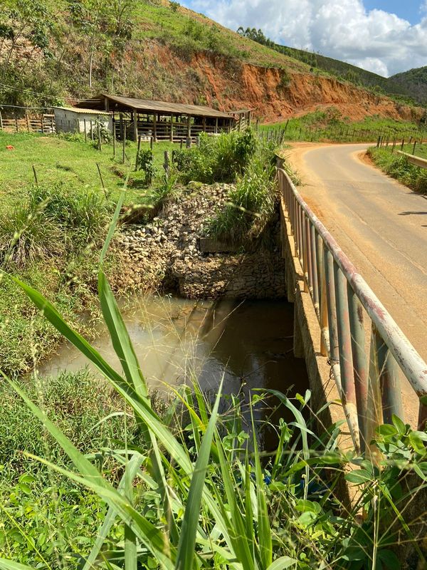 Uma vistoria realizada por uma equipe  do Crea-ES identificou que a ponte em Japira, Linhares, apresenta fissuras  por Crea-ES