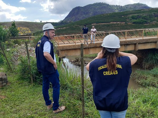 Uma vistoria realizada por uma equipe  do Crea-ES identificou que a ponte em Japira, Linhares, apresenta fissuras  por Crea-ES