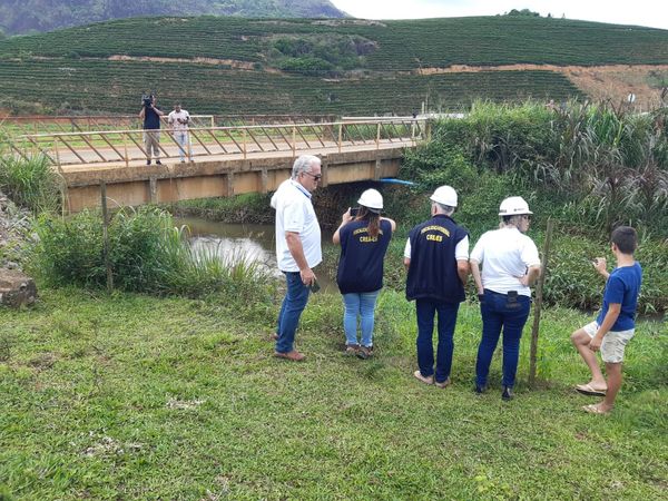 Uma vistoria realizada por uma equipe  do Crea-ES identificou que a ponte em Japira, Linhares, apresenta fissuras  por Crea-ES
