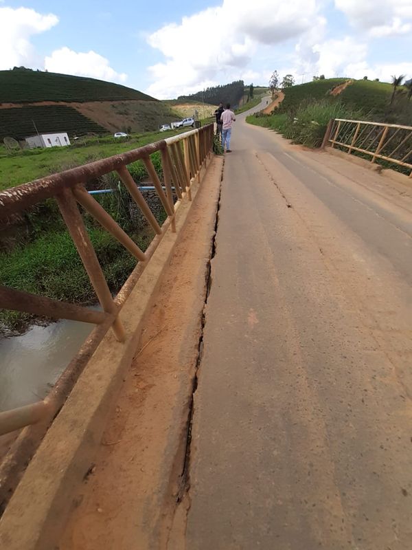Uma vistoria realizada por uma equipe  do Crea-ES identificou que a ponte em Japira, Linhares, apresenta fissuras  por Crea-ES