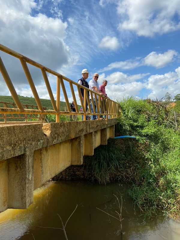 Uma vistoria realizada por uma equipe  do Crea-ES identificou que a ponte em Japira, Linhares, apresenta fissuras  por Crea-ES