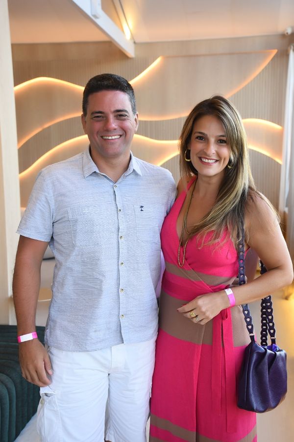 Raphael Abad e Larissa Cabral 