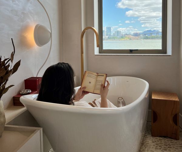 As banheiras são ideais para curtir momentos relaxantes e de autocuidado