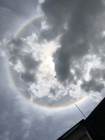 Fenômeno halo solar chama a atenção no céu do ES por Michelli Angeli