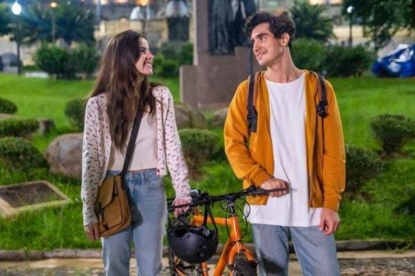Demais pra Mim': Dramédia romântica da Netflix ganha trailer emocionante;  Assista dublado! - CinePOP
