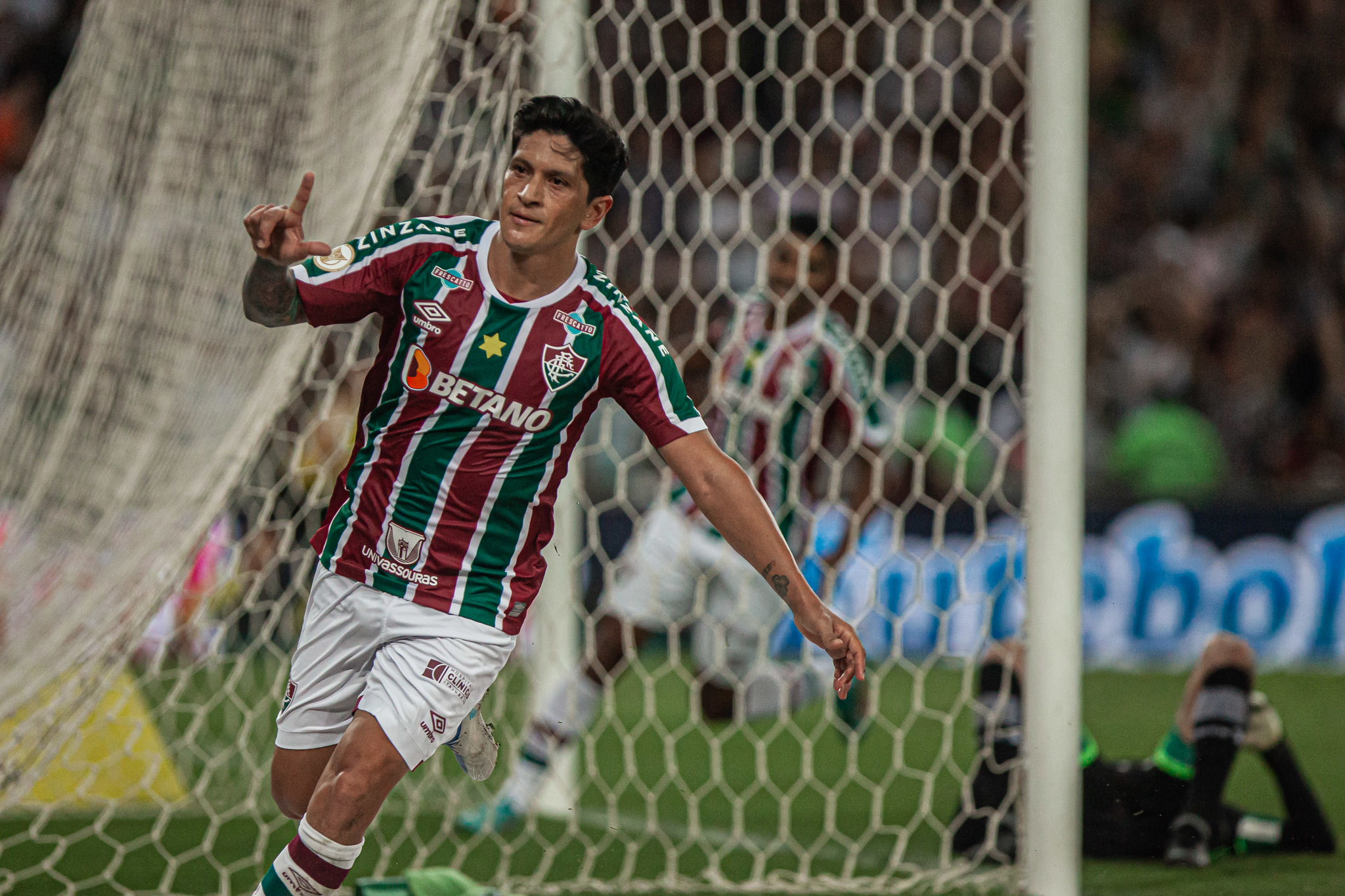 Em jogo de oito gols, Goiás perde para Fluminense de virada - @aredacao