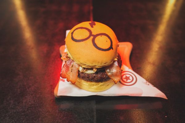 Harry Potter Burger da hamburgueria Heróis Burger, com unidade em Vila Velha por Heróis Burger/Divulgação