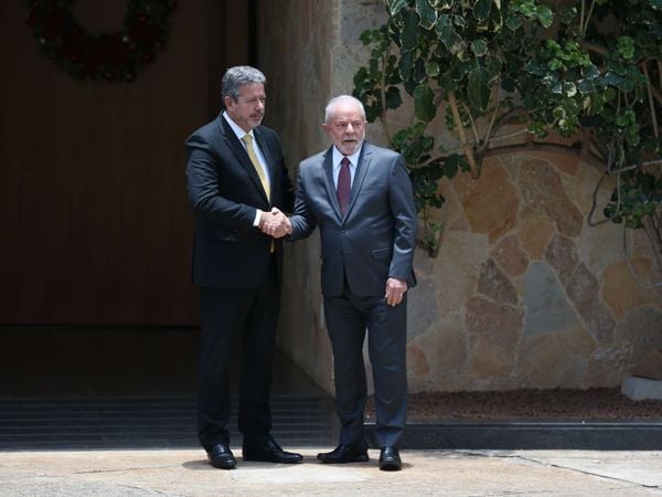 Presidente da Câmara dos Deputados, Arthur Lira recebeu o presidente eleito Luiz Inácio Lula da Silva.