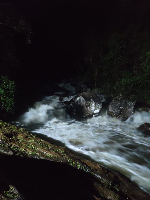 Chuva de granizo é registrada no Poço do Egito, em Iúna por Txai Damiano Soares