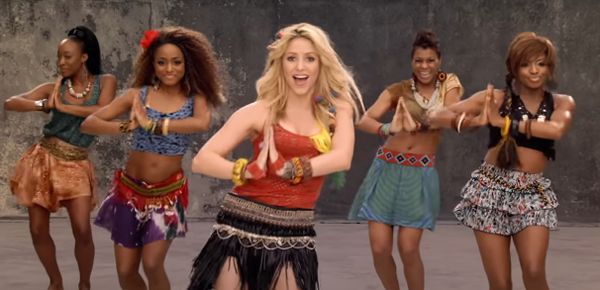 Shakira cantou a música 