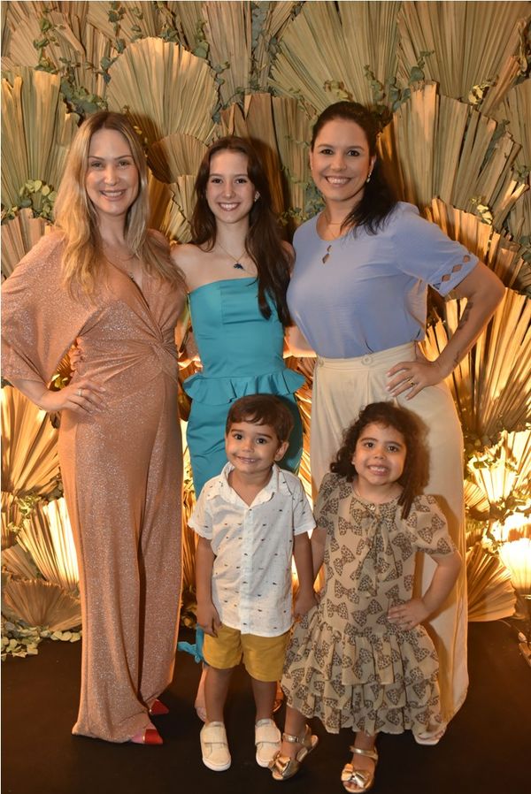 Tatiana Fardin, Sofia Fardin, Lila Calmon, Frederico Calmon, Stella Fardin
