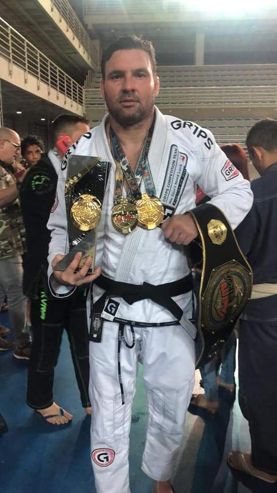 Delegado Alexandre Henrique da Rocha Campos é faixa preta de jiu-jitsu