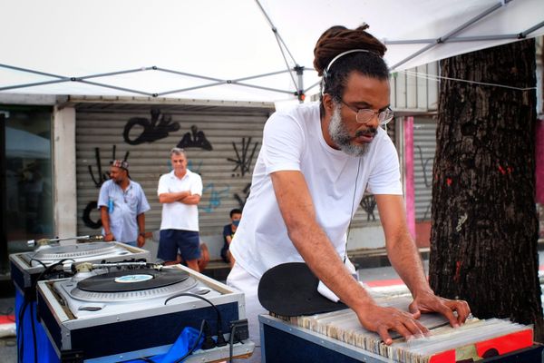 Viva Golias: discotecagem com vinil em homenagem a Valter Vieira da Silva, o Golias por Fernando Madeira