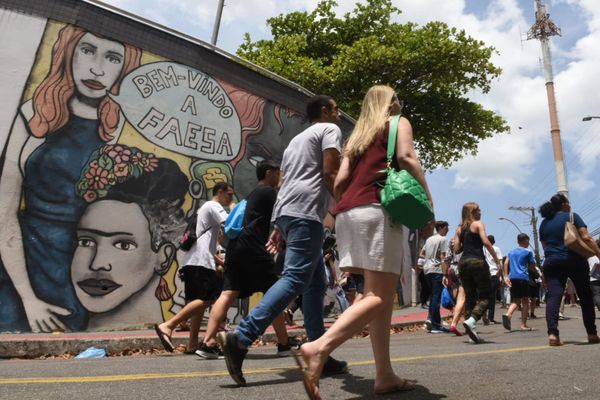 Movimento de candidatos aumenta na faculdade Faesa para o Enem 2022 por Carlos Alberto Silva