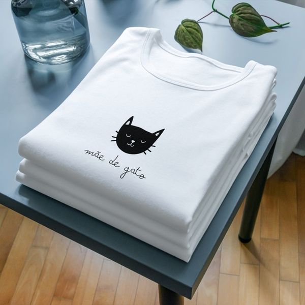 Com esta camiseta da Florkzando ninguém vai duvidar que você é mãe de gato