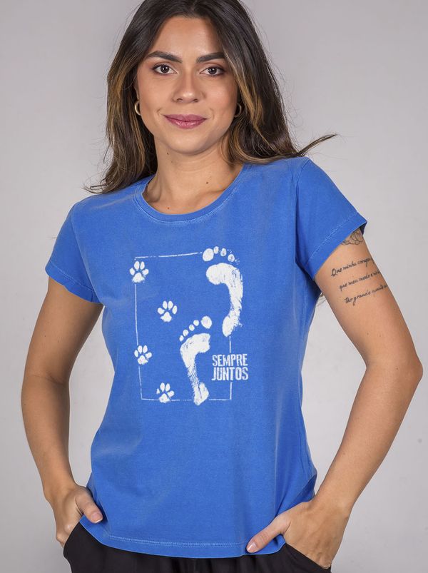 Com esta camiseta da Powear Dog Lovers, você vai passear no mesmo ritmo de seu pet 