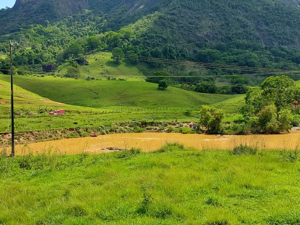 Padrasto e enteada mergulham em rio em Alegre e desaparecem  por Bruna Hemerly 