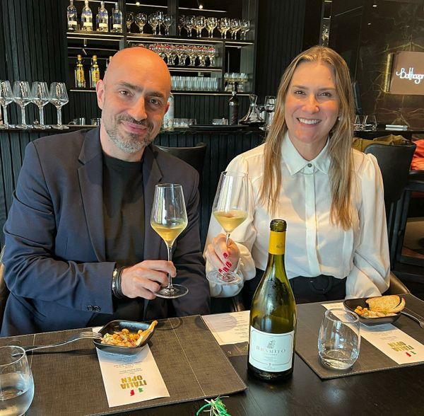 Diego Arrebola e Paula Bazuna