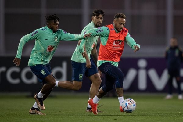 Neymar durante treino da Seleção Brasileira