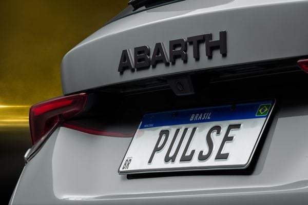 Detalhe do nome da marca na traseira por Fiat/Divulgação