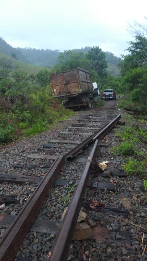Dupla é detida em caminhão pela Guarda de Viana após furtar trilhos de trem por Divulgação | Guarda Civil Municipal de Viana