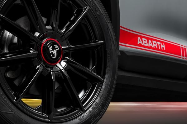 Rodas de 17 polegadas exclusivas para o modelo por Fiat/Divulgação