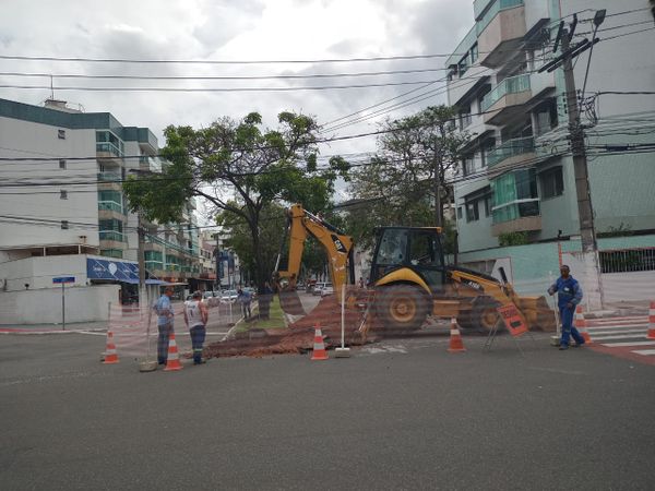 Obras na Rua da Lama começam e interditam acesso à avenida  por Leitor A Gazeta