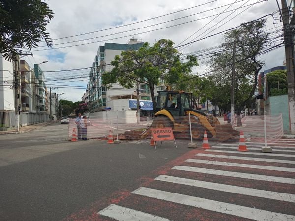 Obras na Rua da Lama começam e interditam acesso à avenida  por Leitor A Gazeta