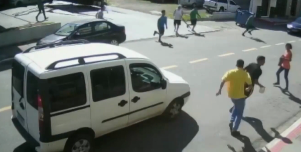 Ladrão é perseguido e apanha de populares em Vila Velha