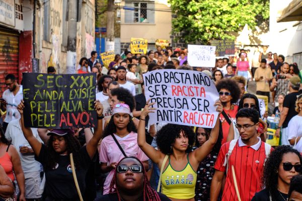 Marcha contra o extermínio da juventude negra nas ruas do Centro de Vitória por Fernando Madeira